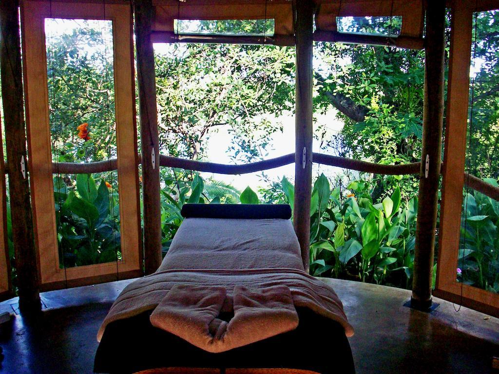 Divava Okavango Resort And Spa Bagani Экстерьер фото